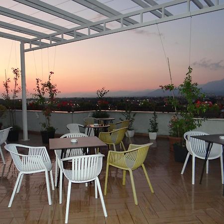 Sky Hotel Shkodër Eksteriør billede