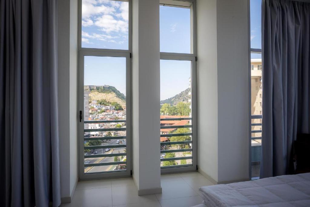 Sky Hotel Shkodër Eksteriør billede