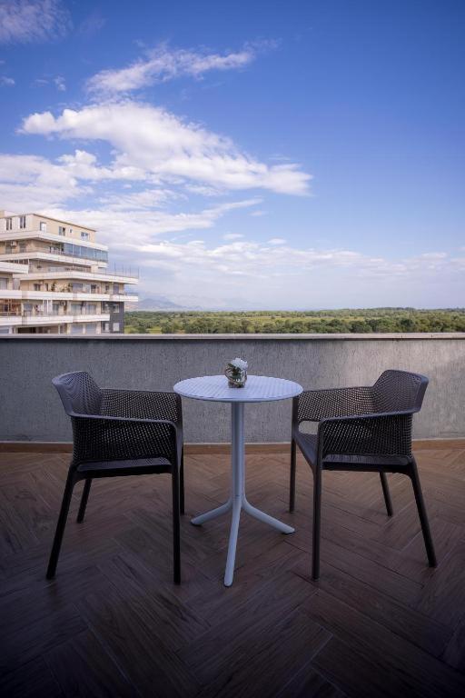 Sky Hotel Shkodër Eksteriør billede