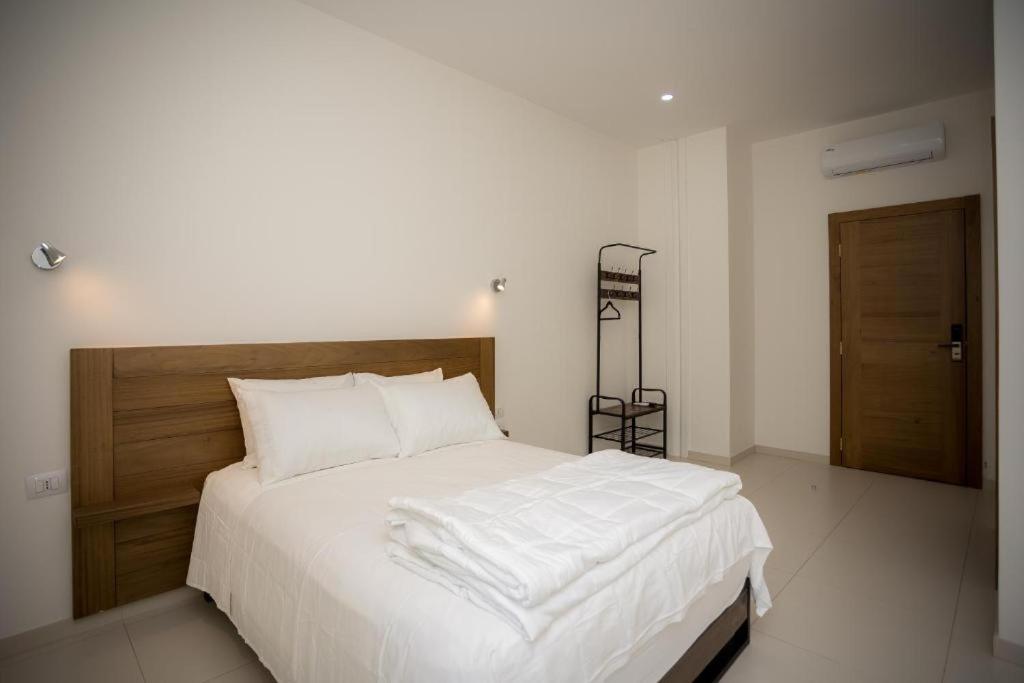 Sky Hotel Shkodër Eksteriør billede