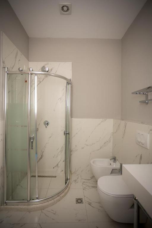 Sky Hotel Shkodër Eksteriør billede