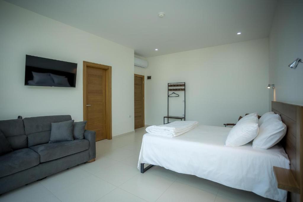 Sky Hotel Shkodër Eksteriør billede
