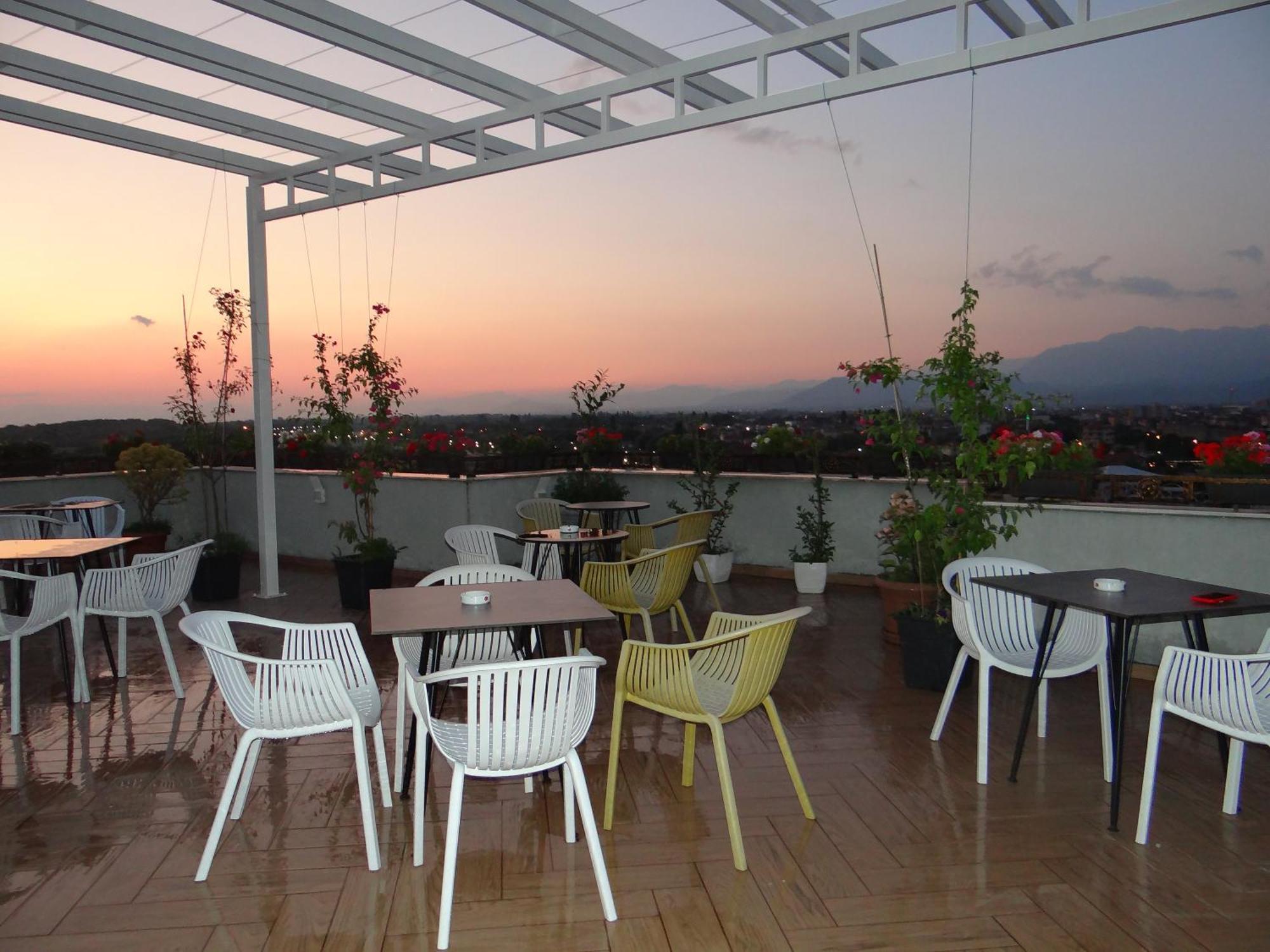Sky Hotel Shkodër Eksteriør billede
